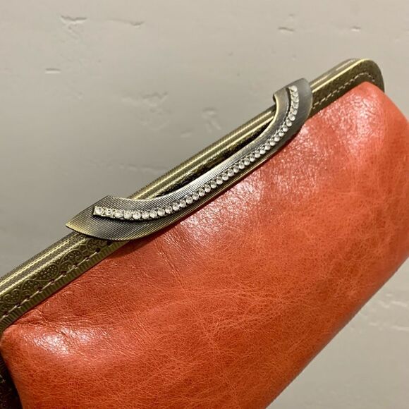 Vintage Handsewn Genuine Cowhide Push-lock Clutch/Crossbody & 2 Chain Styles - Picture 12 of 16